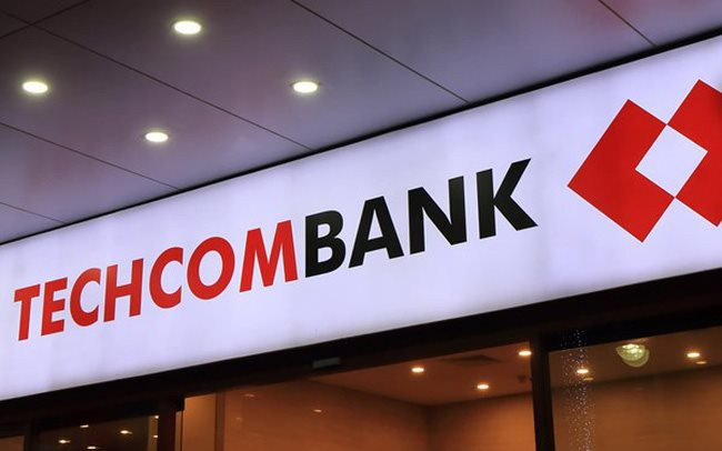 Phó Tổng Giám đốc Techcombank rao bán 200.000 cổ phiếu TCB