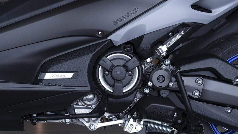 2020-yamaha-tmax-560-scooter-01.jpeg