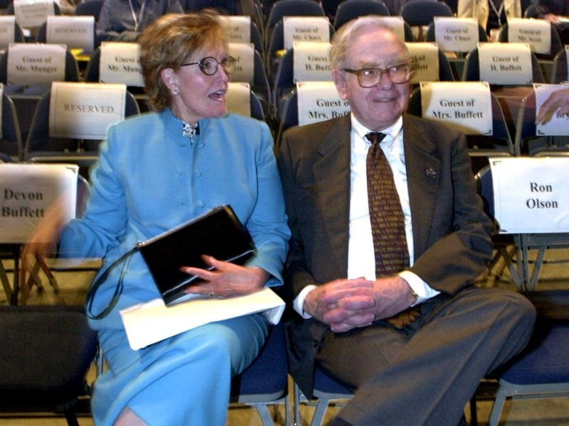 warren-buffett-va-nguoi-vo-dau.jpg