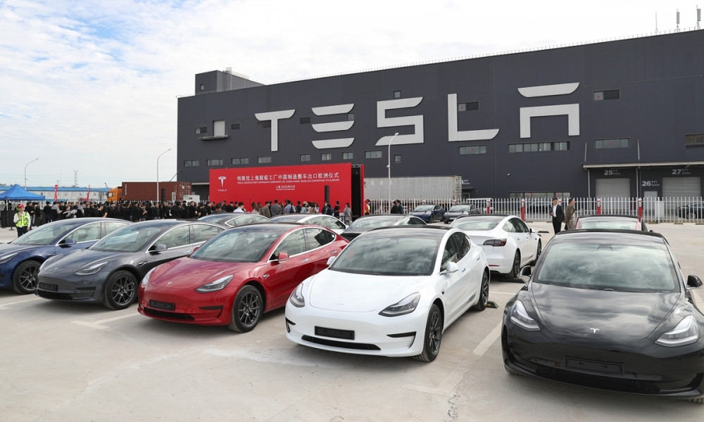 Ngôi vương của Tesla bị lung lay do “miếng bánh” ô tô điện ngày càng béo bở