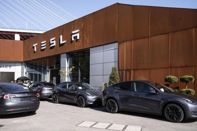 Xe điện Tesla tiếp tục giảm giá tại nhiều quốc gia: Dư luận trái chiều tái diễn