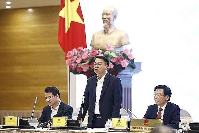 Thứ trưởng Bộ Tài chính Nguyễn Đức Chi (đứng) Ảnh: VGP/Quang Thương