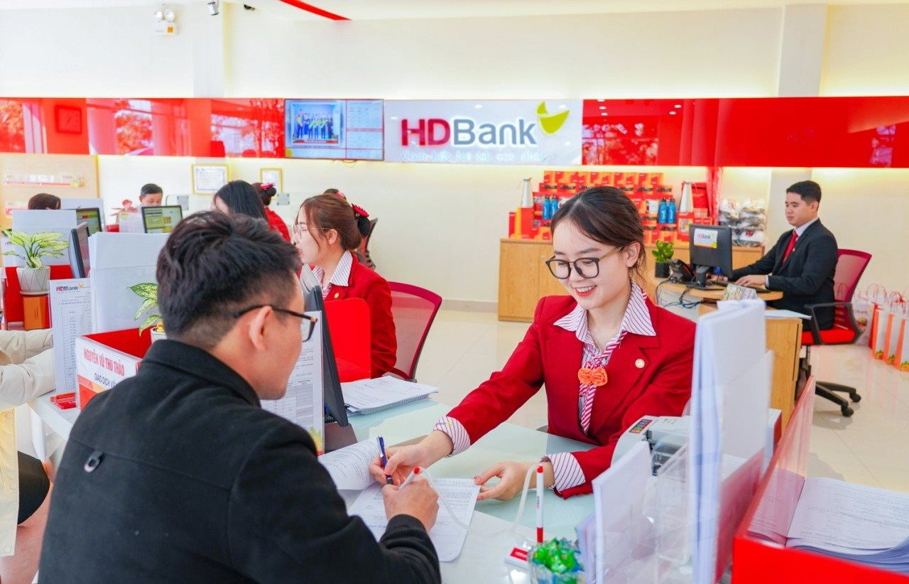 gui-tiet-kiem-tai-hdbank-nu-khach-hang-o-ha-noi-trung-1-ty-dong-20230310094428.jpg