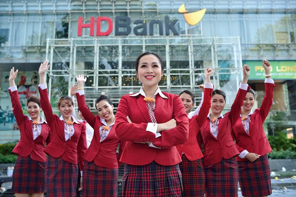 Phó Tổng Giám đốc HDBank mua vào lượng lớn cổ phiếu HDB