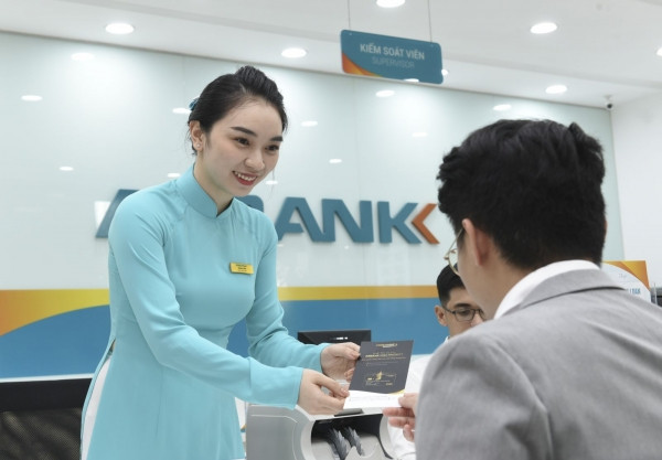 ABBank (ABB): Vừa nhận cổ tức, một lãnh đạo đã đăng ký thoái sạch vốn