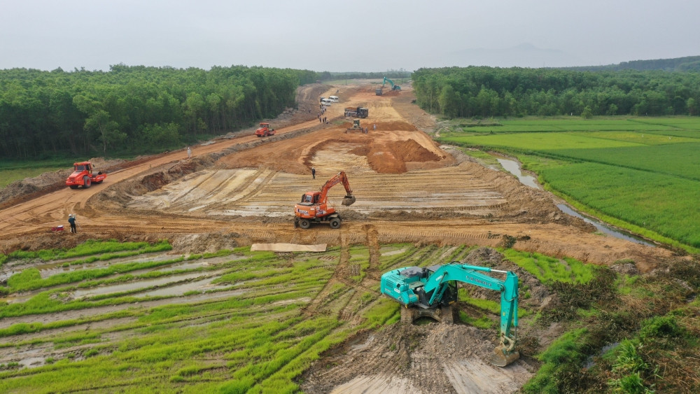 Tiến độ bàn giao mặt bằng khu tái định cư dự án cao tốc tại Quảng Ngãi