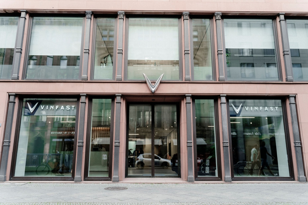 VinFast khai trưởng cửa hàng Berlin, mở rộng mạng lưới tại châu Âu