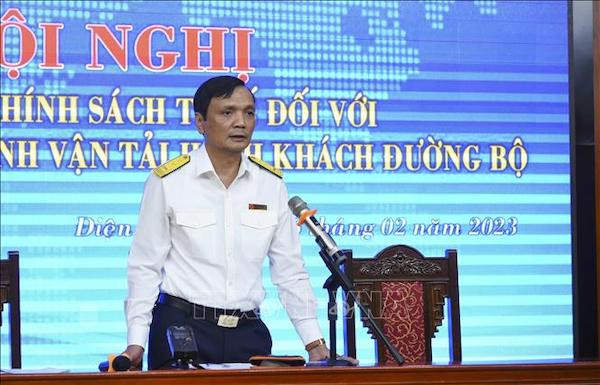 Ông Nguyễn Quang Việt, Cục trưởng Cục Thuế tỉnh Điện Biên phát biểu tại Hội nghị đối thoại với đơn vị kinh doanh vận tải về mức thu thuế nhà xe 