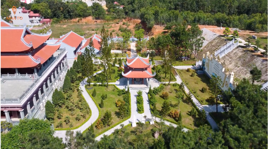 Nhà thờ tổ họ Bùi lớn nhất Việt Nam do ông Bùi Thành Nhơn, Bùi Quang Ngọc cùng 10.000 người góp tiền xây dựng