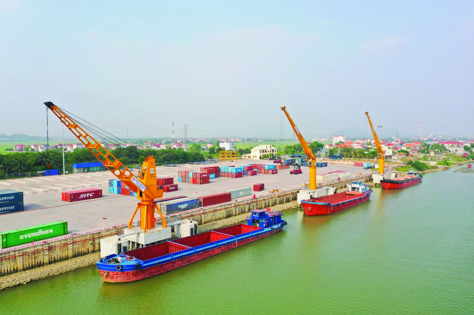 Xuất nhập khẩu tại cảng cạn Tân Cảng Quế Võ