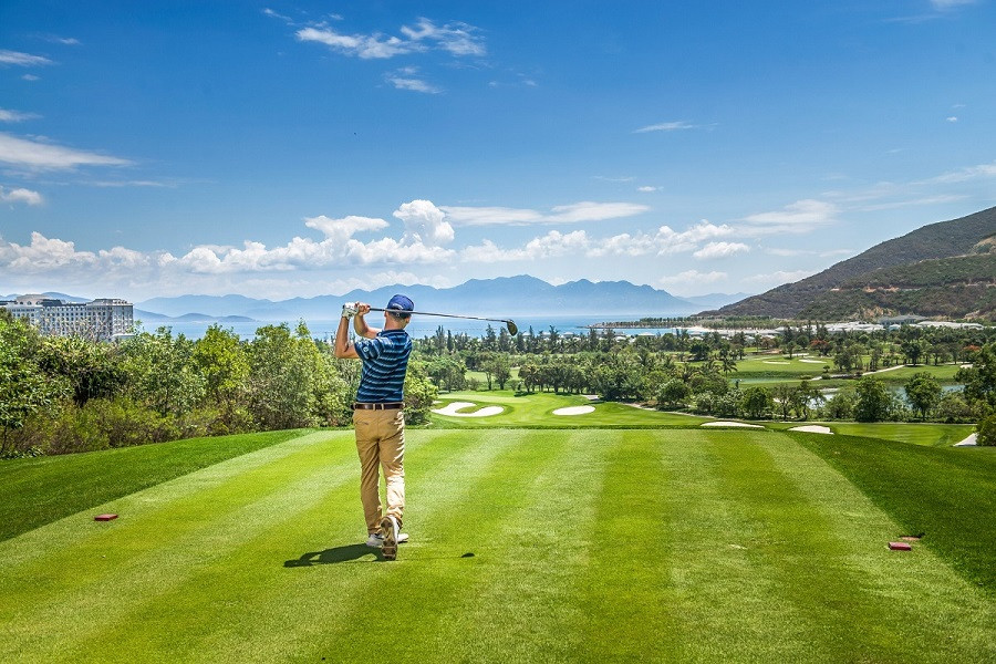 Học đánh golf: Khóa học, chi phí và những lưu ý cần biết