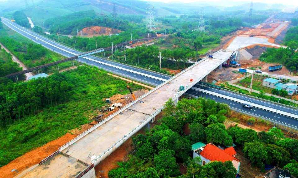 Bắc Giang tăng tốc đẩy nhanh tiến độ khởi công tuyến đường kết nối với Quảng Ninh