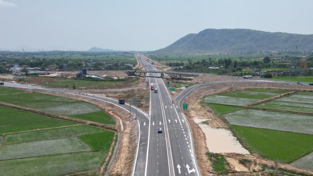 Tháo gỡ vướng mắc các dự án giao thông trên địa bàn tỉnh Bình Thuận - Ảnh 3.