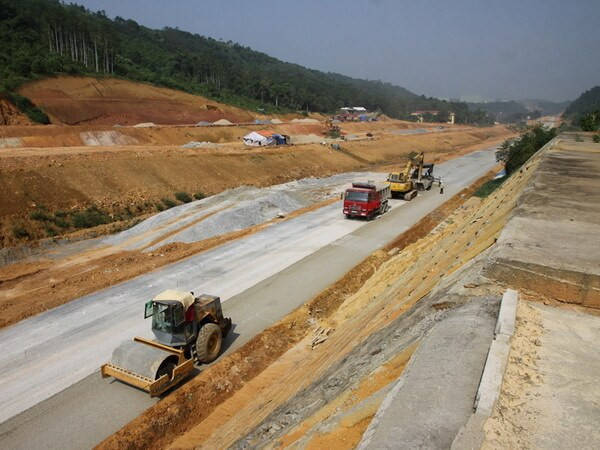 Sản lượng thi công cao tốc Bắc-Nam giai đoạn 2 tăng vọt - Ảnh 3.