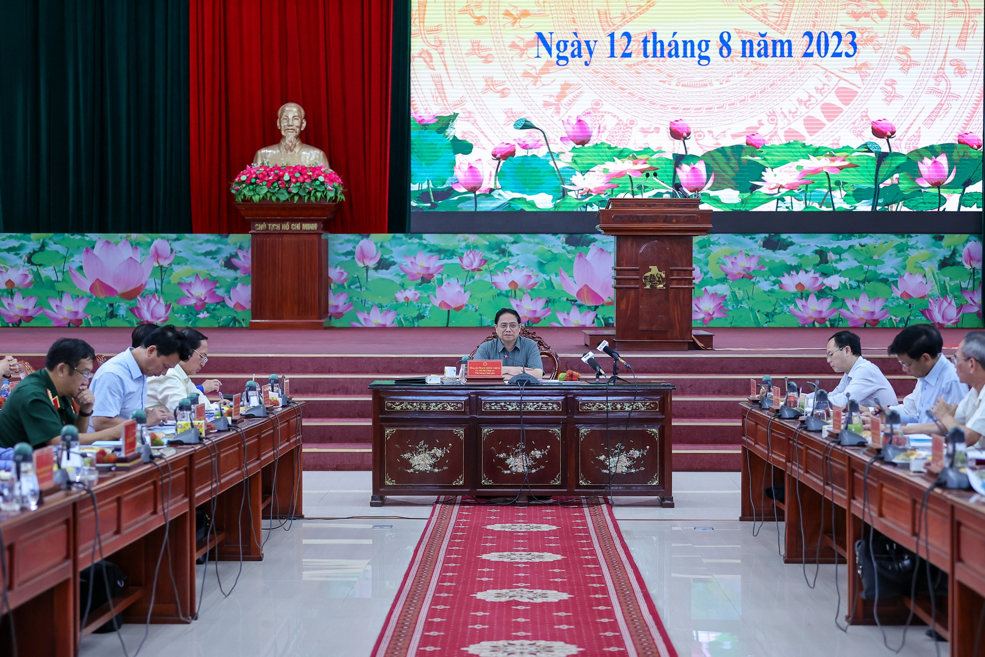 Thủ tướng: Xử lý ngay các điểm sạt lở đặc biệt nguy hiểm tại ĐBSCL - Ảnh 9.