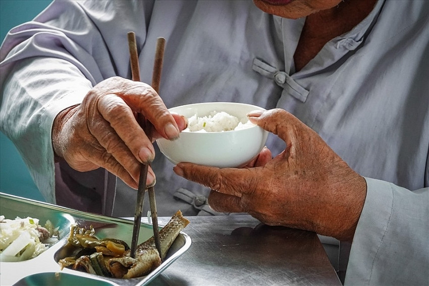 Chân dung người đàn ông Việt chi đến 400 lượng vàng xây nhà dưỡng lão rộng 1.500m2 nuôi hàng trăm cụ già
