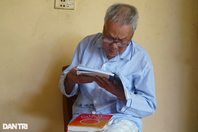 Độ trường thọ khó tin ở một xã của Việt Nam: 25 cụ đã vượt trăm tuổi, gần 100 tuổi vẫn minh mẫn làm thơ, đọc sách