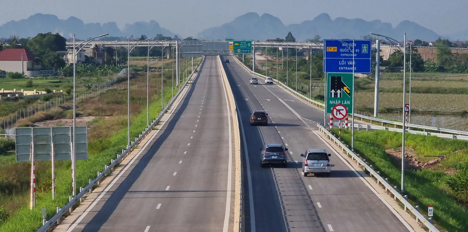 Bài học kinh nghiệm khi xây dựng 1.050km cao tốc - Ảnh 1.