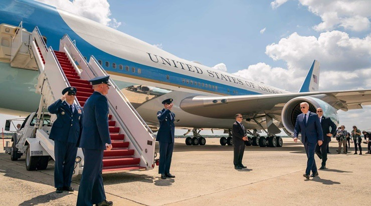 Chuyên cơ chở Tổng thống Mỹ Joe Biden tới thăm Việt Nam sang xịn cỡ nào mà được ví như 