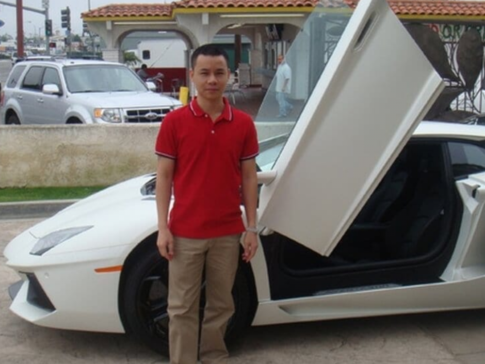 Đại gia Việt chơi siêu xe lừng lẫy một thời với Cường Đô la, sở hữu tập đoàn BĐS nghìn tỷ, lấy hoa hậu nay “bặt vô âm tín”