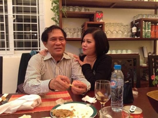 NSND Minh Hằng và chồng - tiến sĩ Nguyễn Huy Tuệ, kết hôn khi cả hai đã ở tuổi xế chiều. Ảnh: Internet.