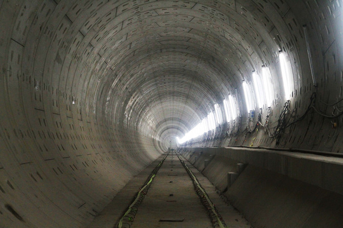 Hai hầm ngầm được nối dài đâm xuyên lòng đất từ ga Ba Son đến ga Nhà hát Thành phố