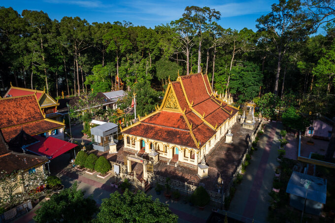 Chùa Âng, gọi theo ngôn ngữ Paly là Wat Angkor Raig Borei. Ảnh: Aaphoto