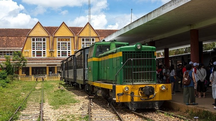 Nhà ga sở hữu đến 4 cái nhất của Việt Nam là nhà ga cổ độc nhất Đông Dương, có tuyến đường sắt răng cưa duy nhất ở châu Á và dài nhất thế giới