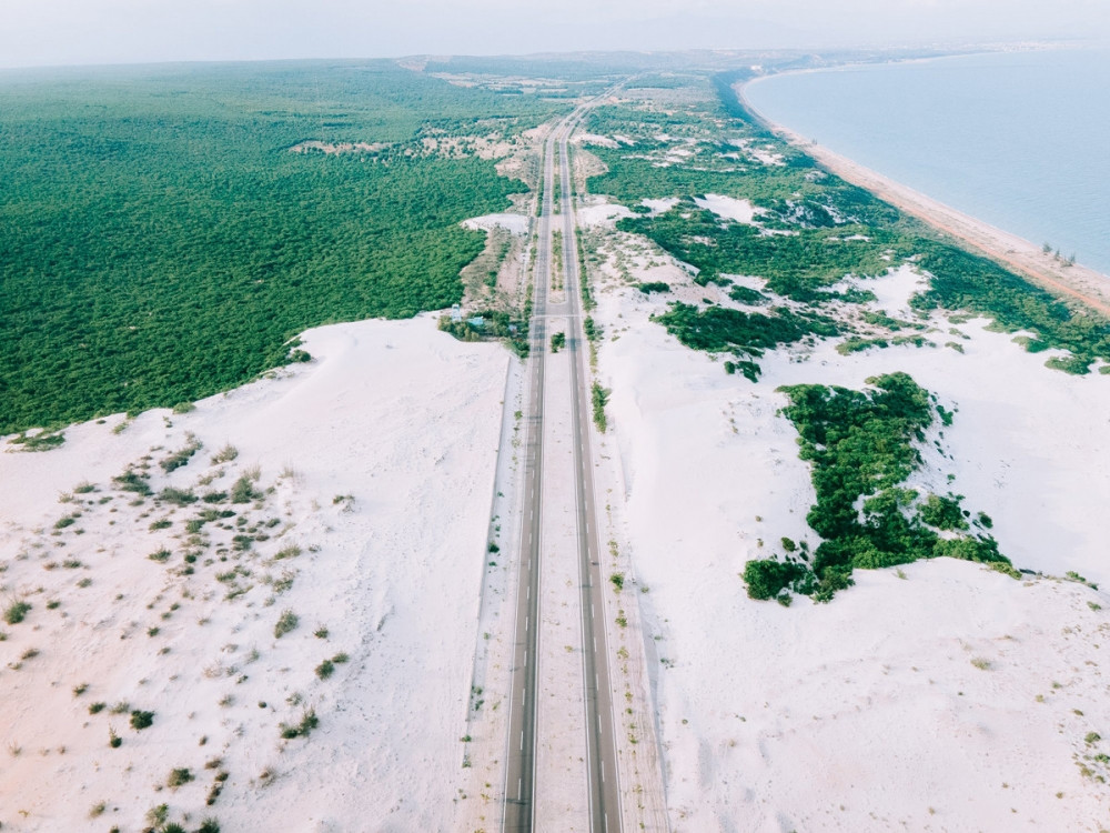 Một tỉnh có cung đường sa mạc 40km đẹp nhất Việt Nam, được mệnh danh là “tiểu sa mạc Sahara”