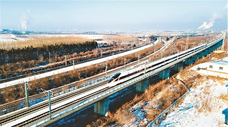 Trung Quốc: Tuyến đường sắt đầu tiên trên thế giới “đi xuyên” băng tuyết -40 độ C, dài 921km với vận tốc 300km/h