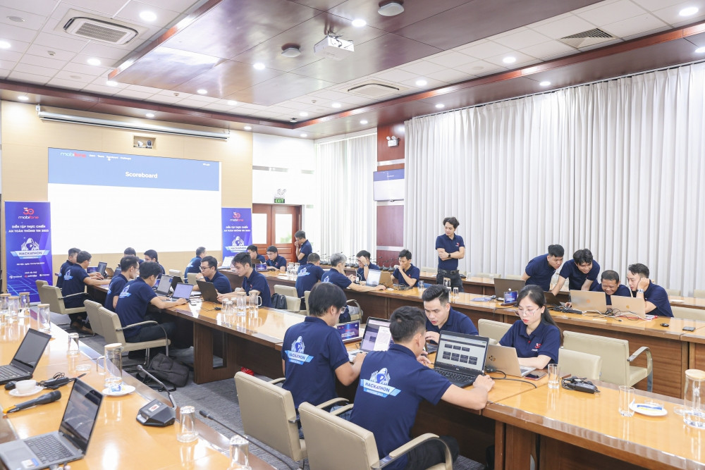 Liên quân 2 giành ngôi vô địch MobiFone Hackathon 2023