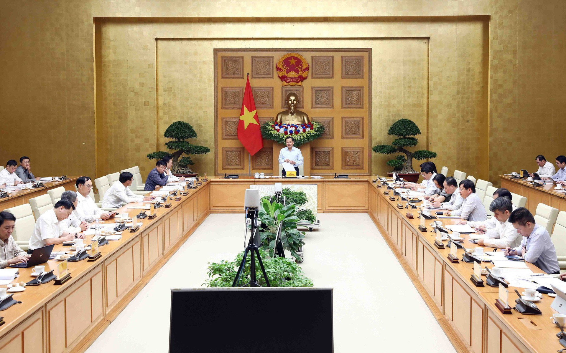 Phó Thủ tướng Lê Minh Khái yêu cầu hoàn thiện phương án xử lý dứt điểm dự án DQS - Ảnh 2.