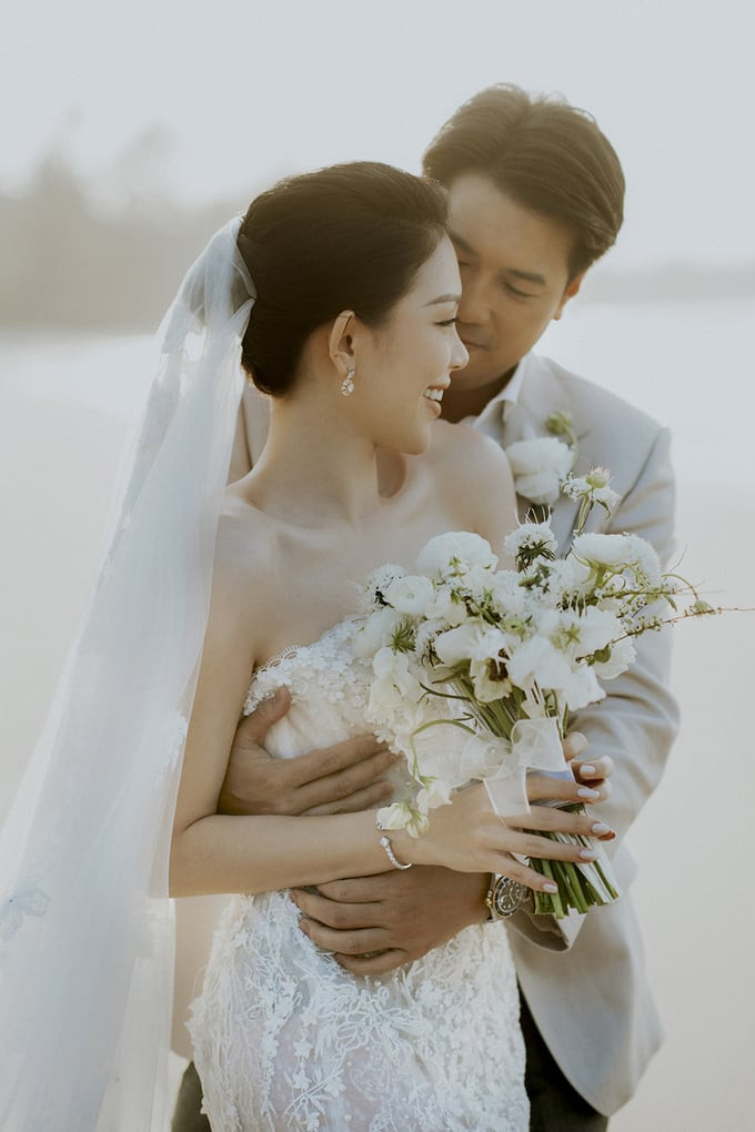 Những bức hình cưới lãng mạn của Linh Rin bên ông xã Phillip Nguyễn đã được chính chủ hé lộ.