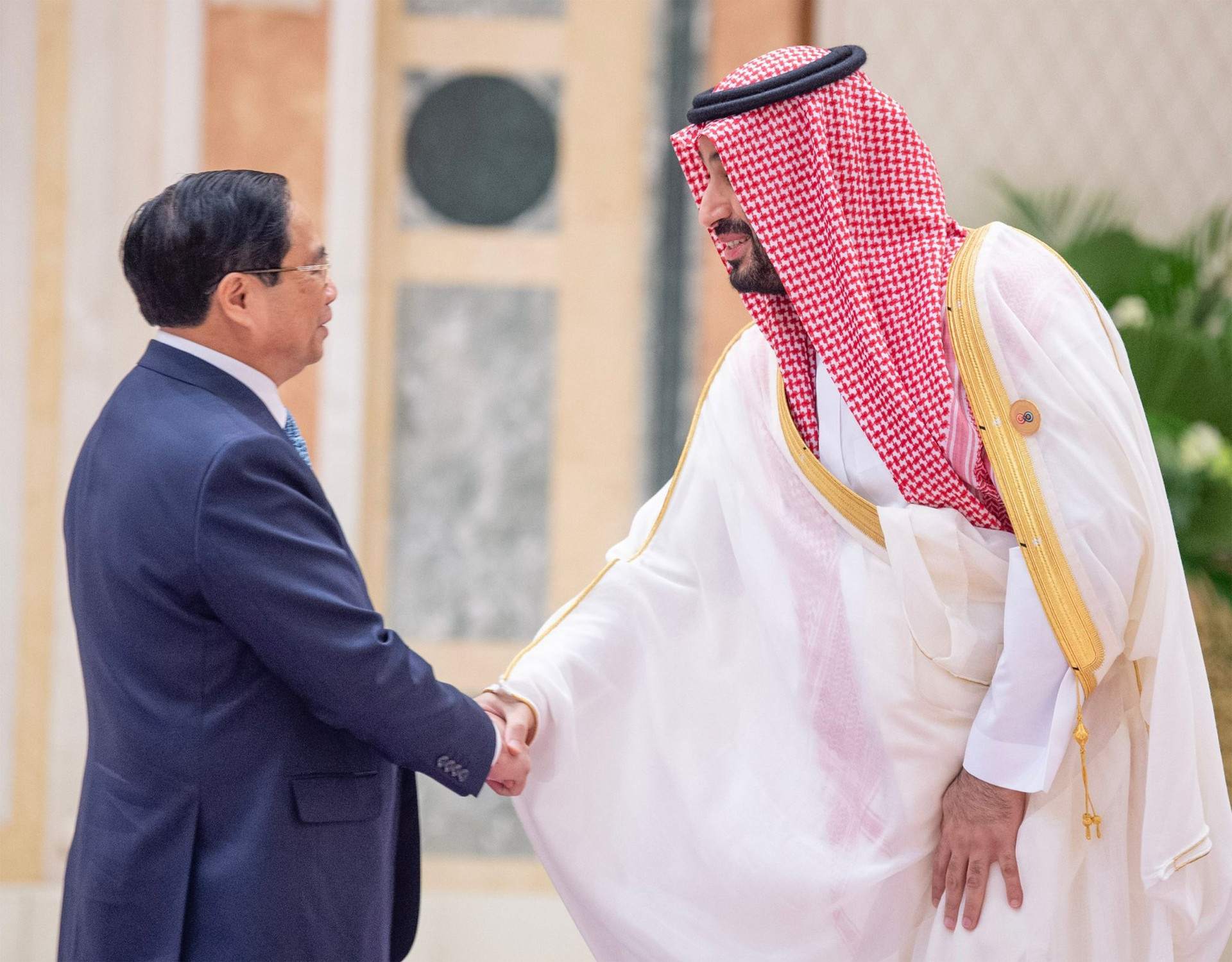 Thủ tướng Phạm Minh Chính hội đàm với Hoàng Thái tử, Thủ tướng Saudi Arabia - Ảnh 1.