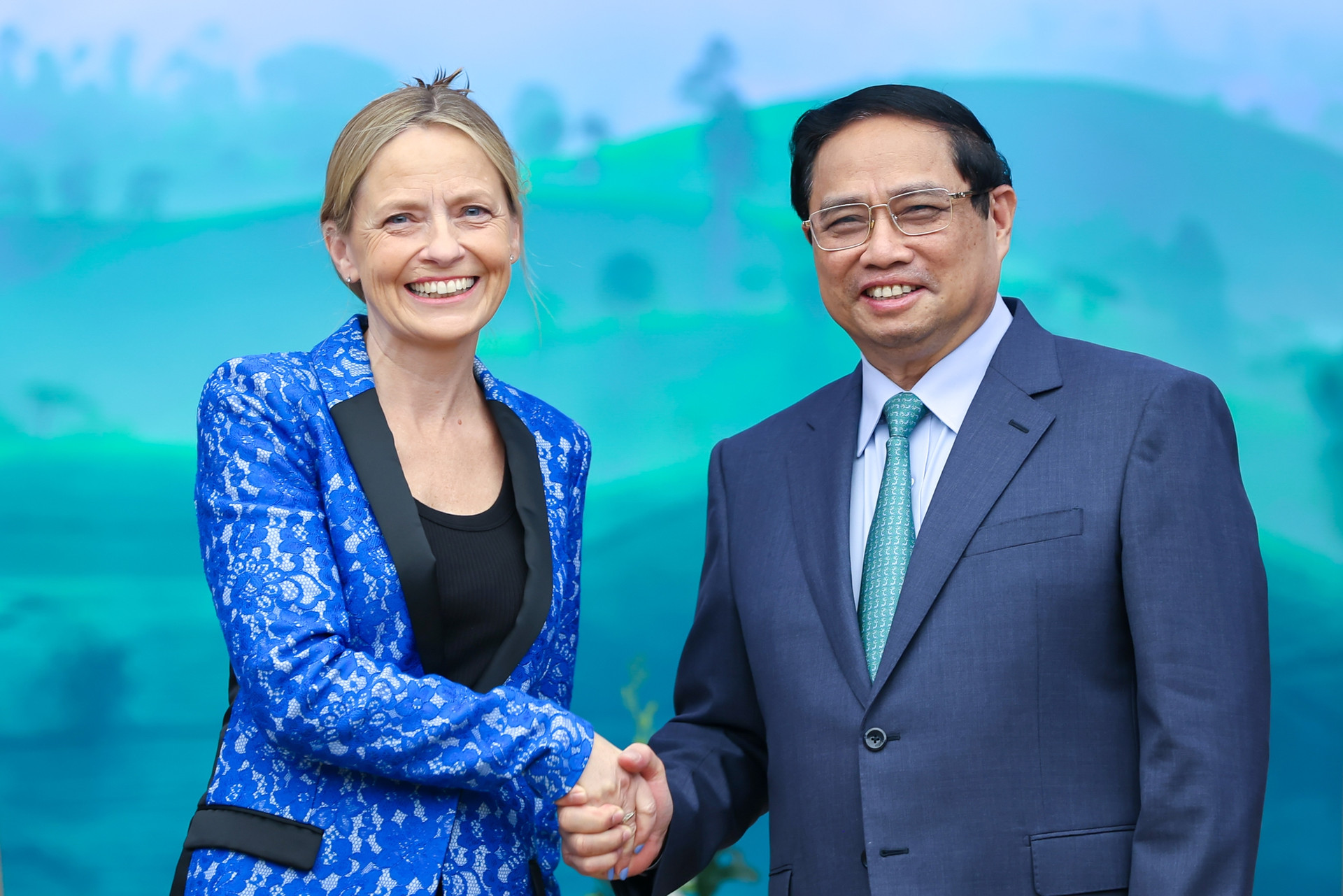 Thủ tướng đề nghị Amazon góp phần đưa hàng hóa Việt Nam đi khắp thế giới - Ảnh 1.