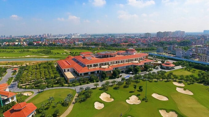 Sân golf Long Biên.