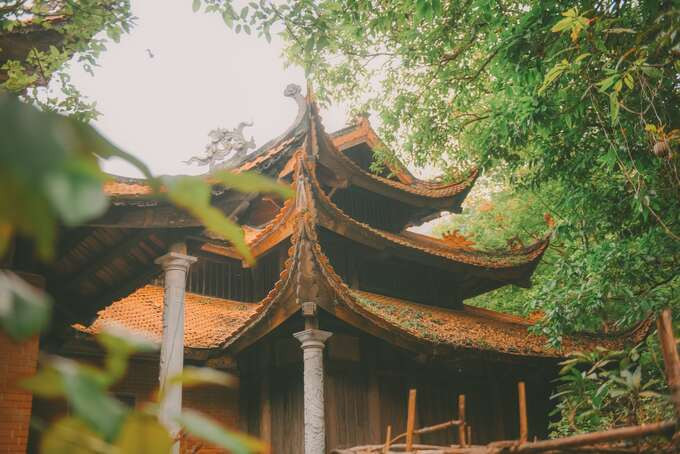 Ngôi cổ tự ngự trên đỉnh núi cao nhất ven vịnh Hạ Long.