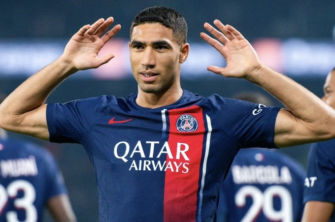 Hakimi đang là cầu thủ thuộc biên chế CLB Paris Saint-Germain nước Pháp.