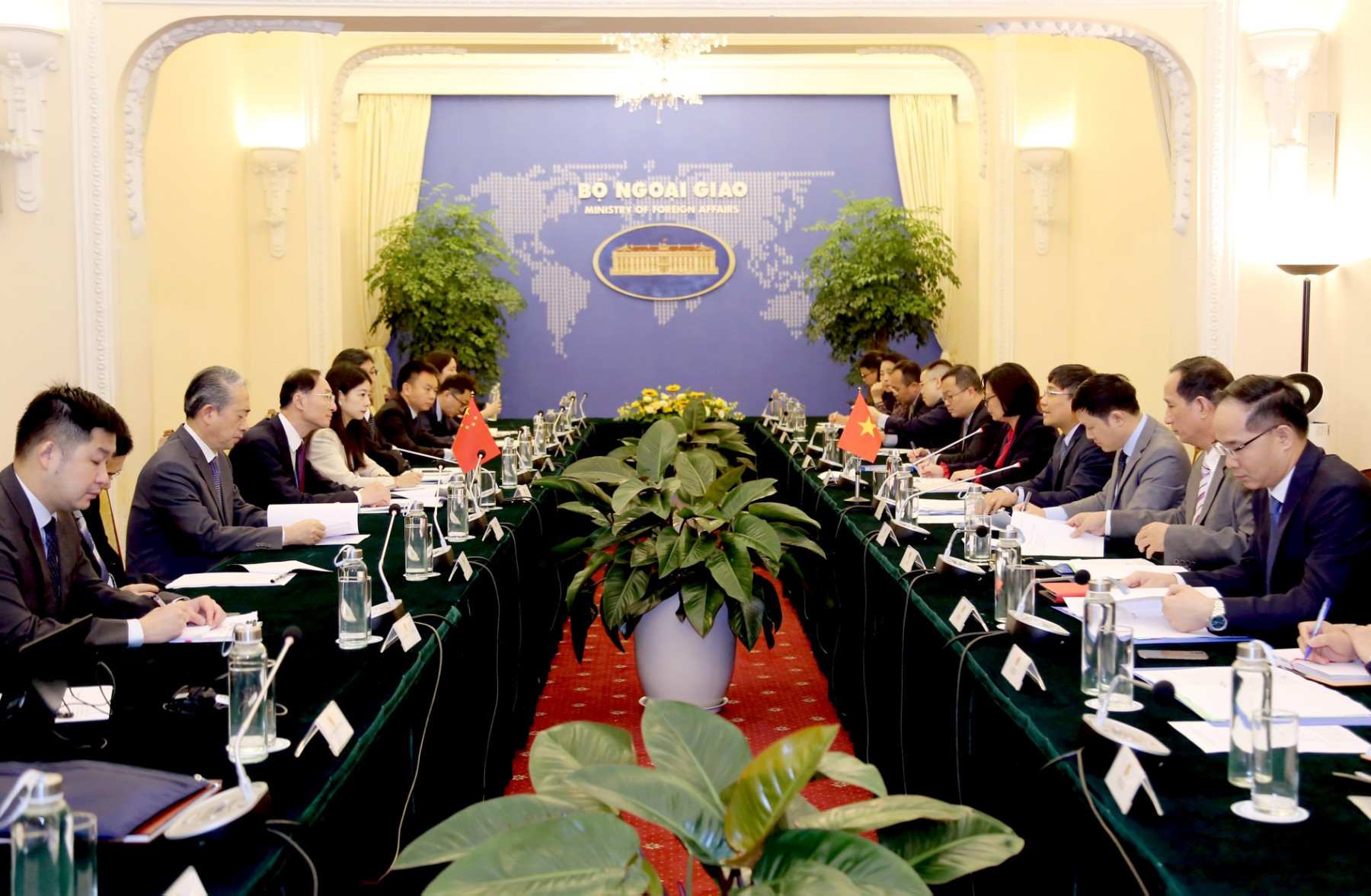 Cuộc gặp hai Trưởng đoàn đàm phán cấp Chính phủ về biên giới lãnh thổ Việt Nam-Trung Quốc - Ảnh 1.