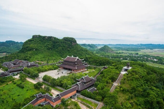 Không gian chùa Bái Đính nhìn từ trên cao
