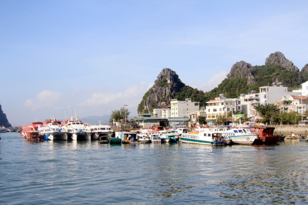 Huyện đảo hơn 2.000 km2 duy nhất Việt Nam có cả sân bay, cao tốc và cảng biển