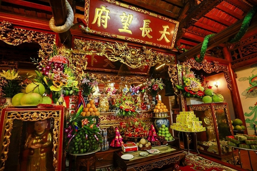 Hai gia tài bạc tỷ của nghệ sĩ Vượng Râu: Phủ thờ dát vàng, làm từ gỗ lim quý ở Nam Định vẫn thua một bậc so với biệt phủ 1.000m2 ở ngoại thành Hà Nội
