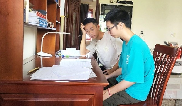 Ngưỡng mộ 3 cặp anh em ruột người Việt cùng nhau đạt HCV Olympic quốc tế, có cặp cùng đỗ vào trường đại học hàng đầu thế giới