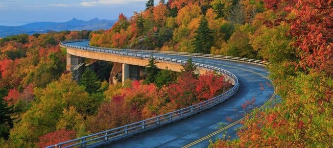 Blue Ridge Parkway được xem là cung đường đẹp nhất nước Mỹ.