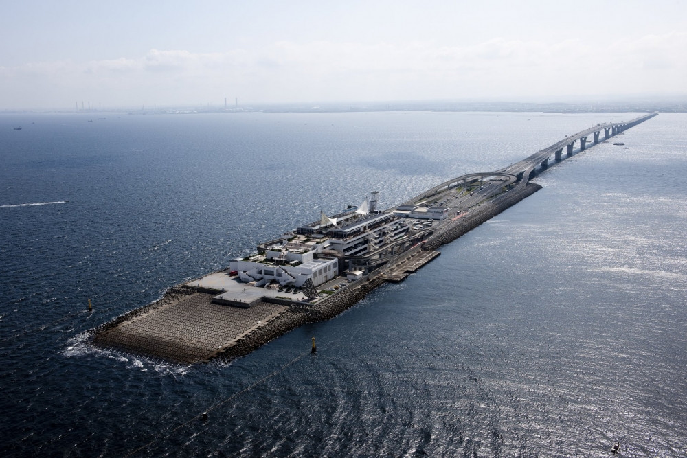Công trình mất tới 31 năm xây dựng: 'Kì quan dẫn thẳng xuống lòng đại dương' của Nhật Bản khiến thế giới ngỡ ngàng