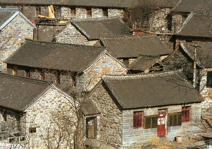 Những ngôi nhà trong làng