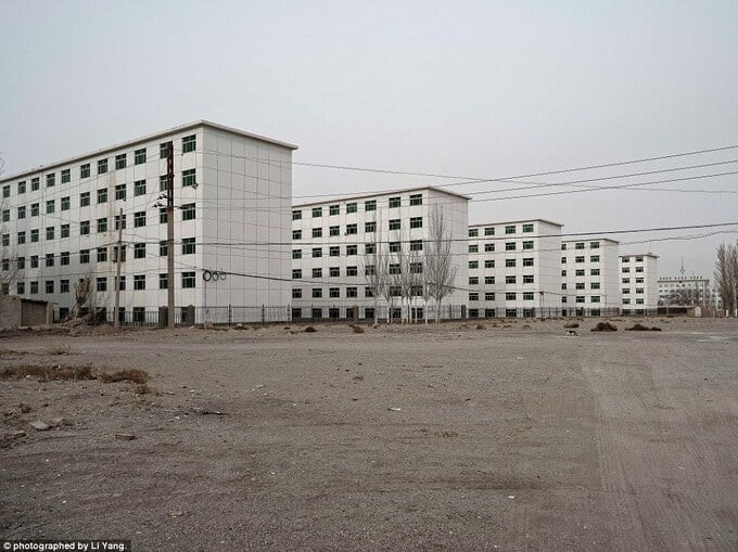 Thành phố bị bỏ hoang sau khi Chính phủ Trung Quốc quyết định tạm dừng thử nghiệm hạt nhân.