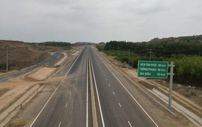 Tuyến cao tốc Vĩnh Hảo - Phan Thiết, dài 100,8km.