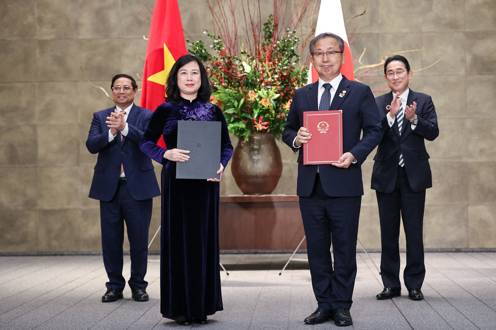 Nhật Bản sẽ tiếp tục hỗ trợ Việt Nam công nghiệp hóa, hiện đại hóa thành công- Ảnh 4.