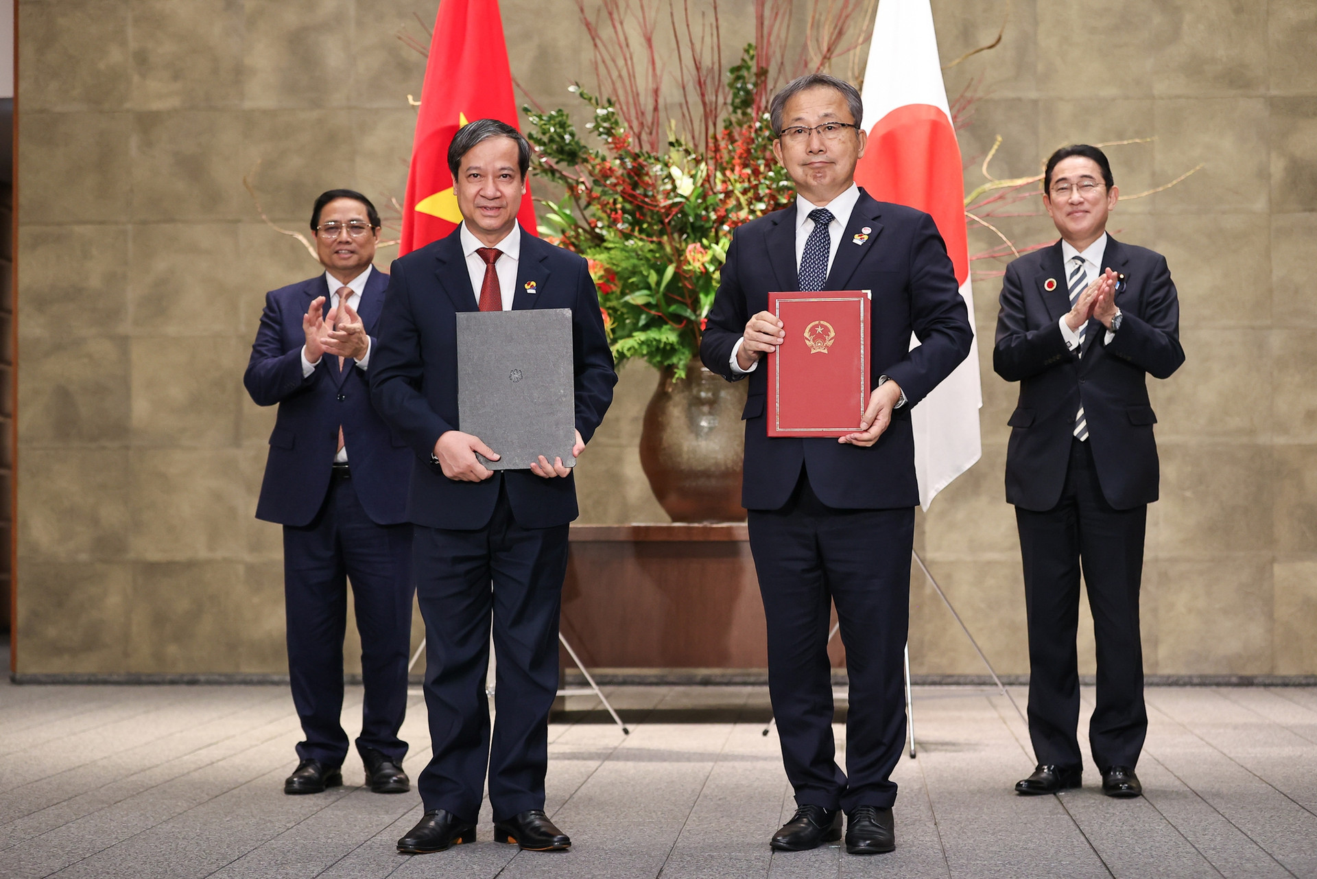 Nhật Bản sẽ tiếp tục hỗ trợ Việt Nam công nghiệp hóa, hiện đại hóa thành công- Ảnh 3.